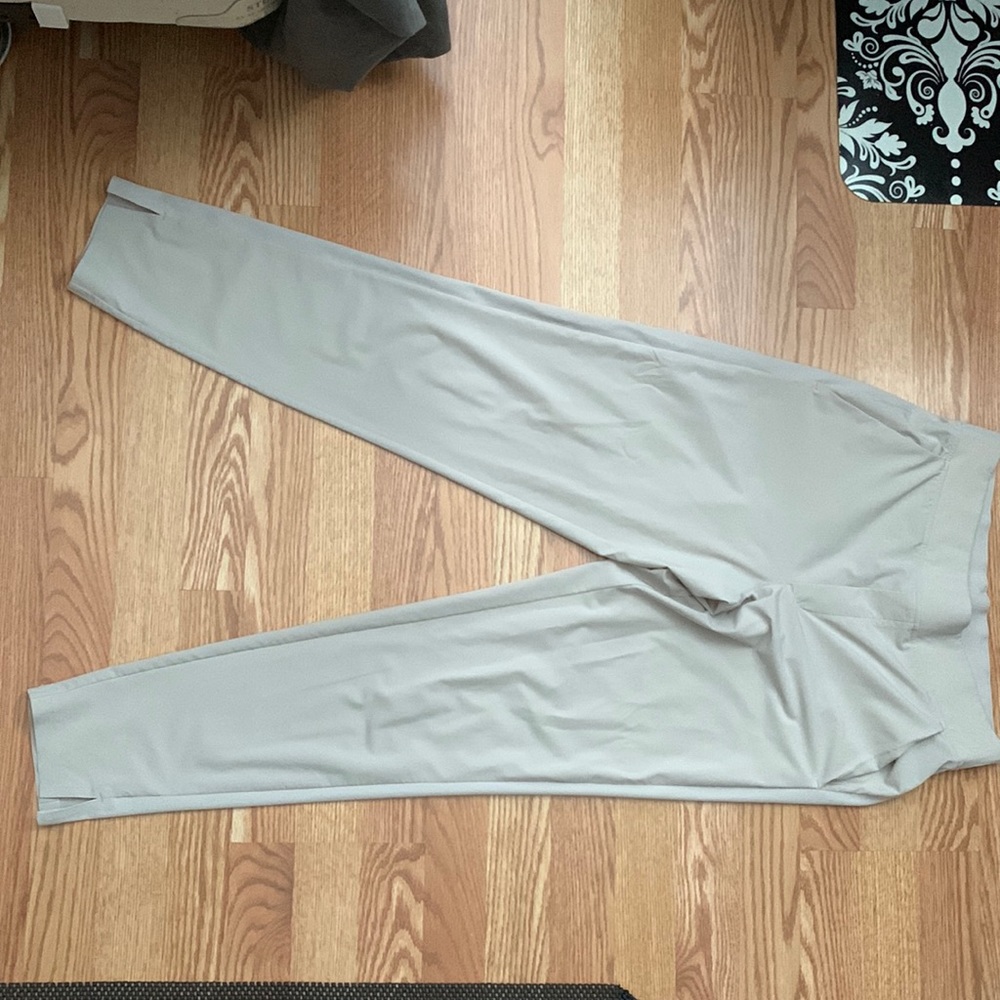Athleta Brooklyn Ankle Pant. Abalone Grey 4 Tall. NEVER WORN!